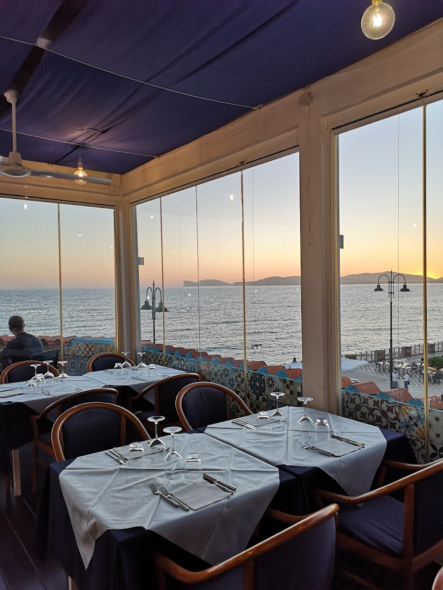 Ristorante Di Pesce La Barcaccia Cambia Gestione Photos 2